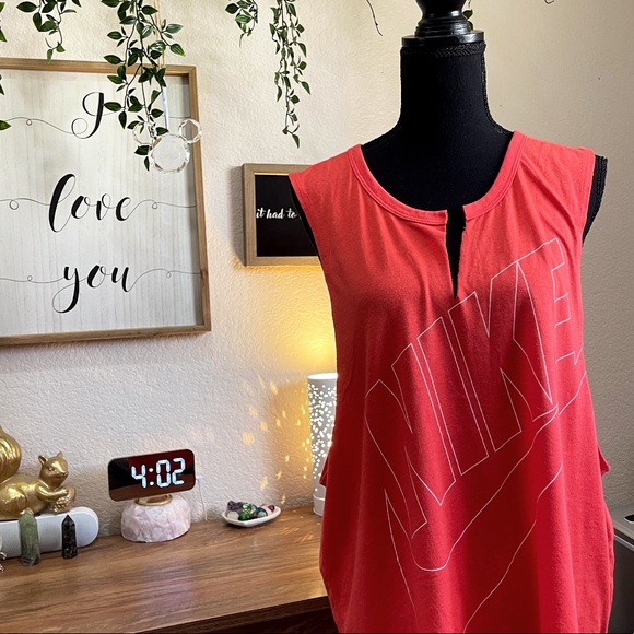 Nike Tops - Nike muscle tee